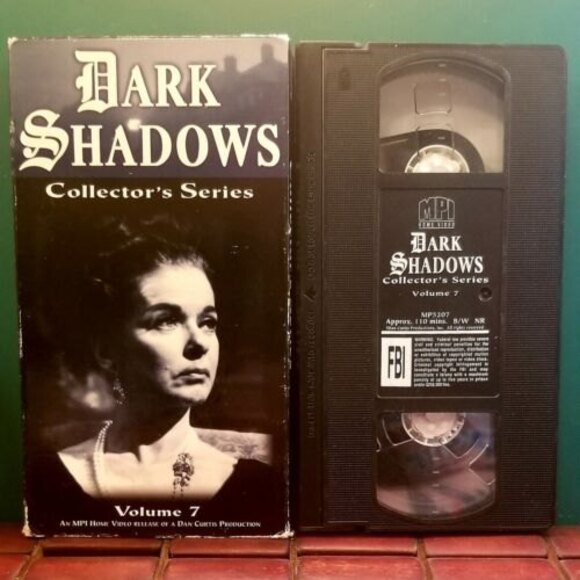 Vintage Dark Shadows Collector's Series 3 Volumes #4 7 & 8 VHS - Picture 4 of 8